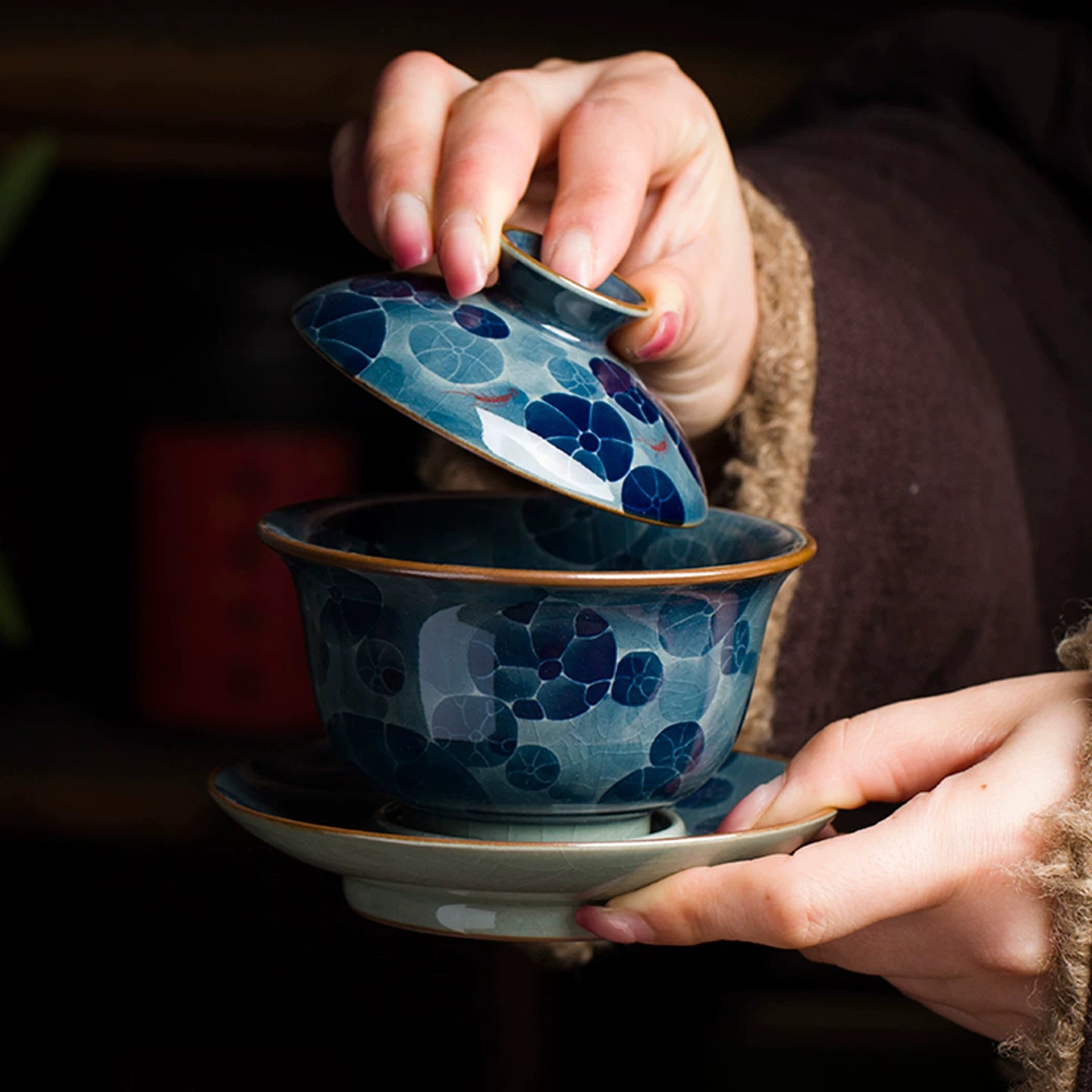 Side view of a premium 170ml tea gaiwan showcasing the elegant saucer and lid fit.