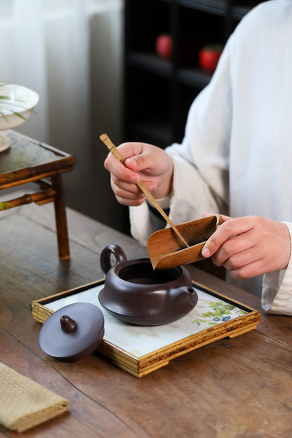 Théière en terre cuite pourpre semi-artisanale Pot Zisha de Yixing.