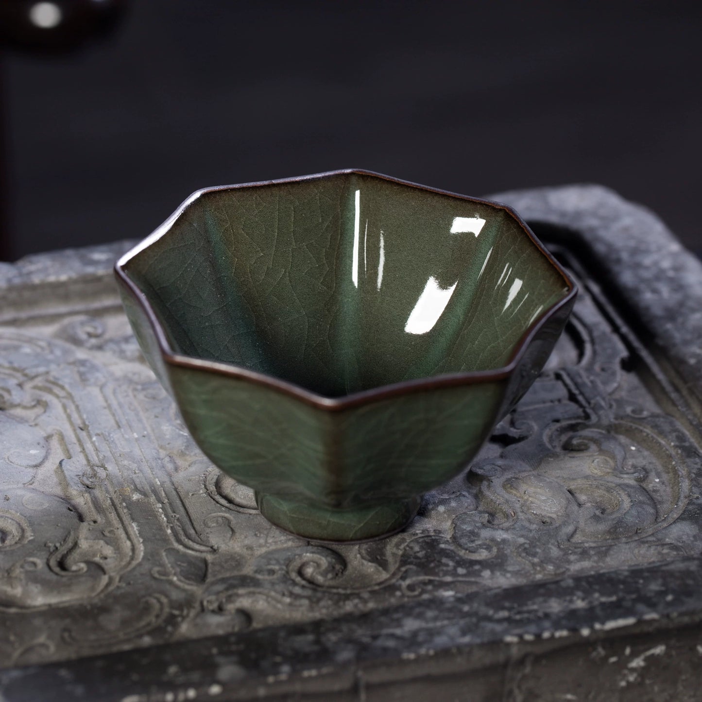 Longquan Celadon "Ge" Kiln Iron-Clay Octagonal Teacup 100ml