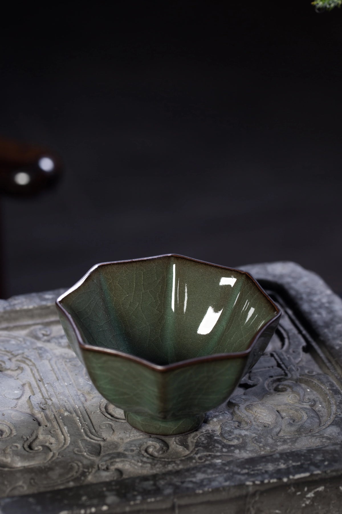 Longquan Celadon "Ge" Kiln Iron-Clay Octagonal Teacup 100ml