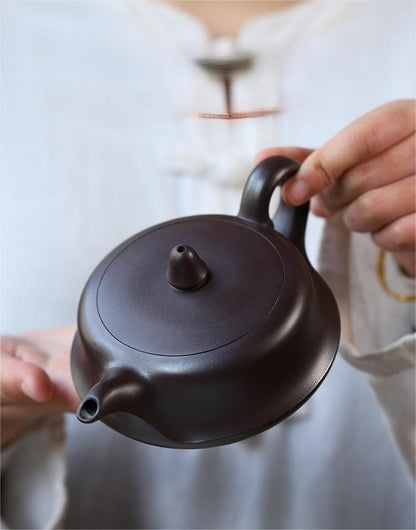Théière en terre cuite pourpre semi-artisanale Pot Zisha de Yixing.