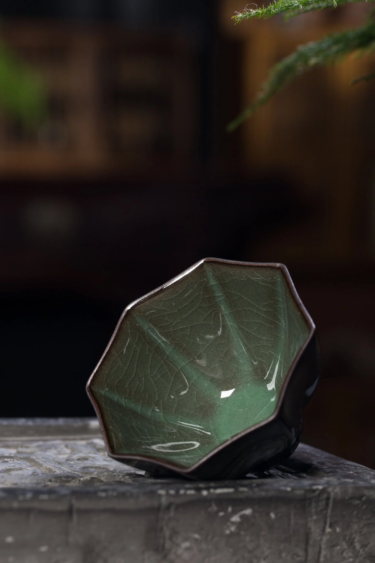 Longquan Celadon "Ge" Kiln Iron-Clay Octagonal Teacup 100ml