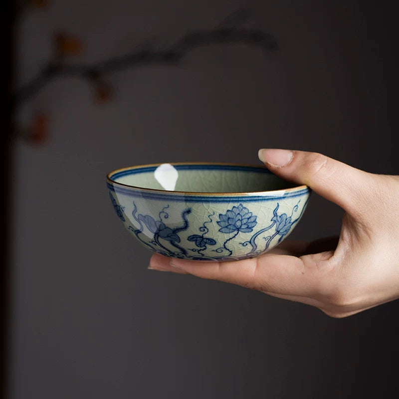 Blue and White Porcelain Hand-Painted Lotus Pu'er Master Teacup 90ml