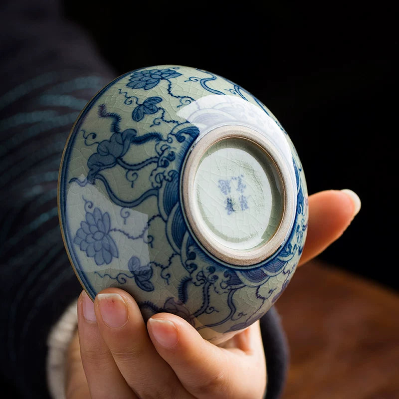 Blue and White Porcelain Hand-Painted Lotus Pu'er Master Teacup 90ml
