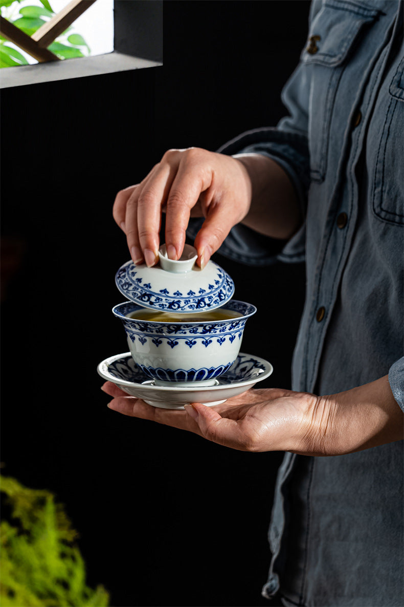 Hand-painted Jingdezhen Blue and White Ceramic Tea Bowl (Gaiwan)