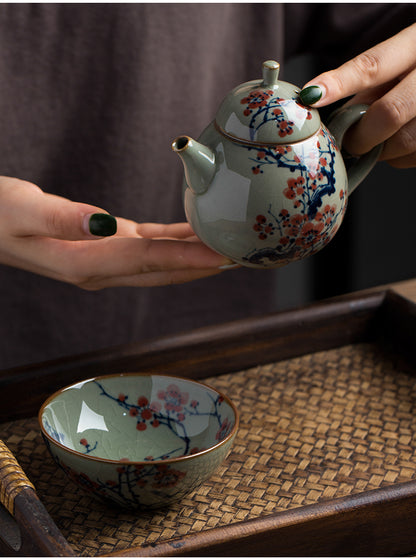Jingdezhen Handbemalte Pflaumenblüte Unterglasur Pu-Erh-Teetasse / Teekanne