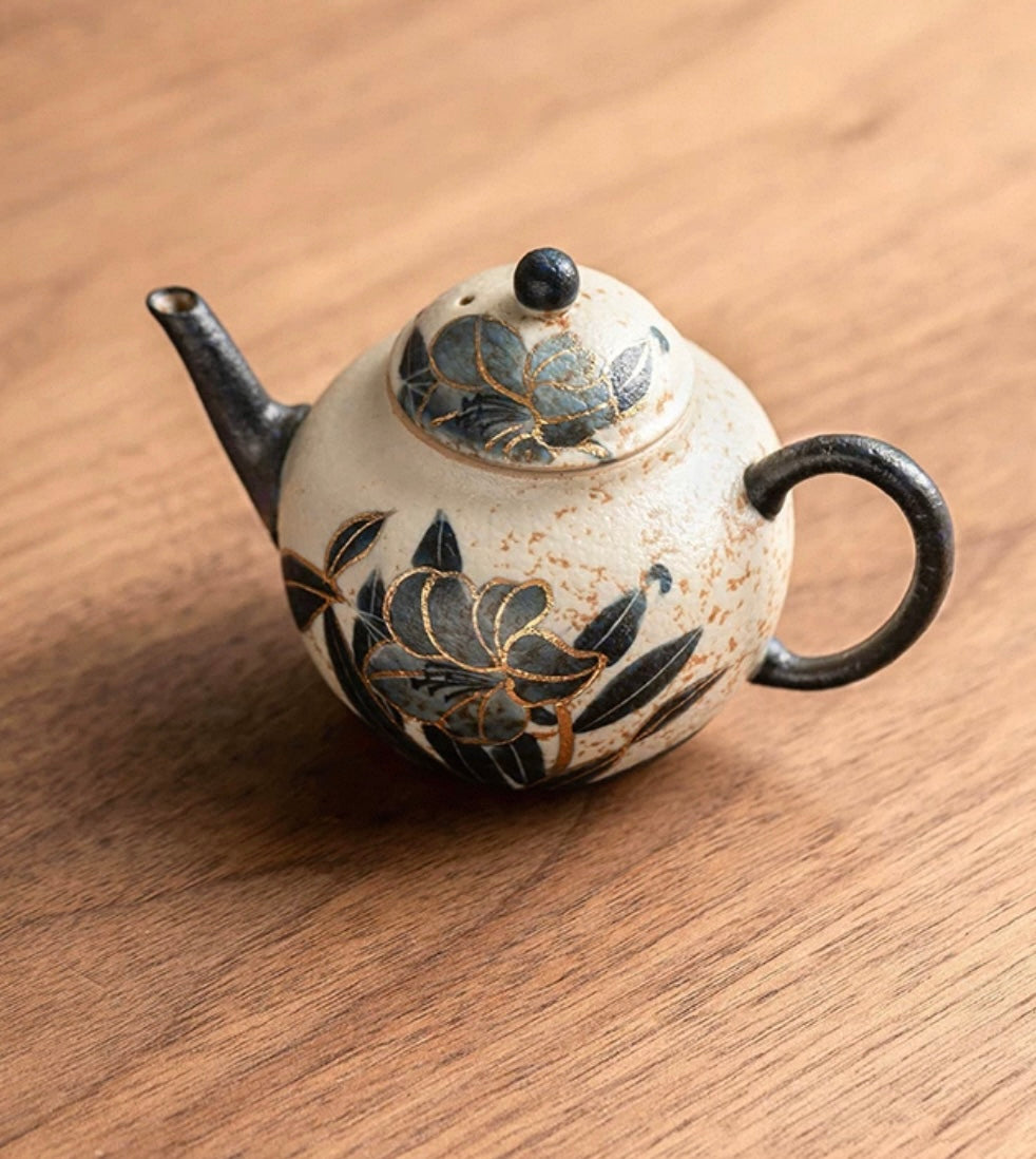 Old Clay Blue-and-White Volcanic Stone Style Caramel Glaze Gaiwan with Hand-Painted Daffodils Design