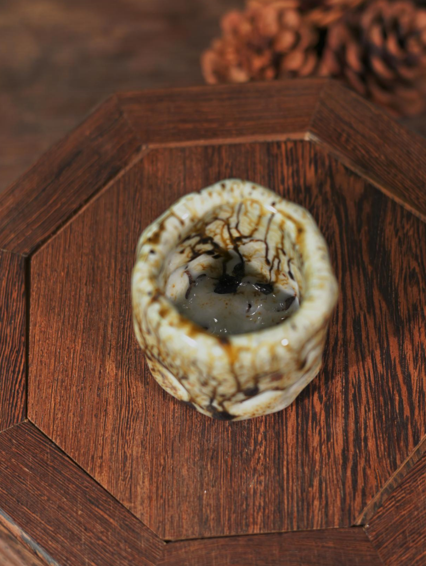 Hand-formed Shino-ware tea bowl for Gongfu tea ceremony, featuring unique kiln-change patterns.