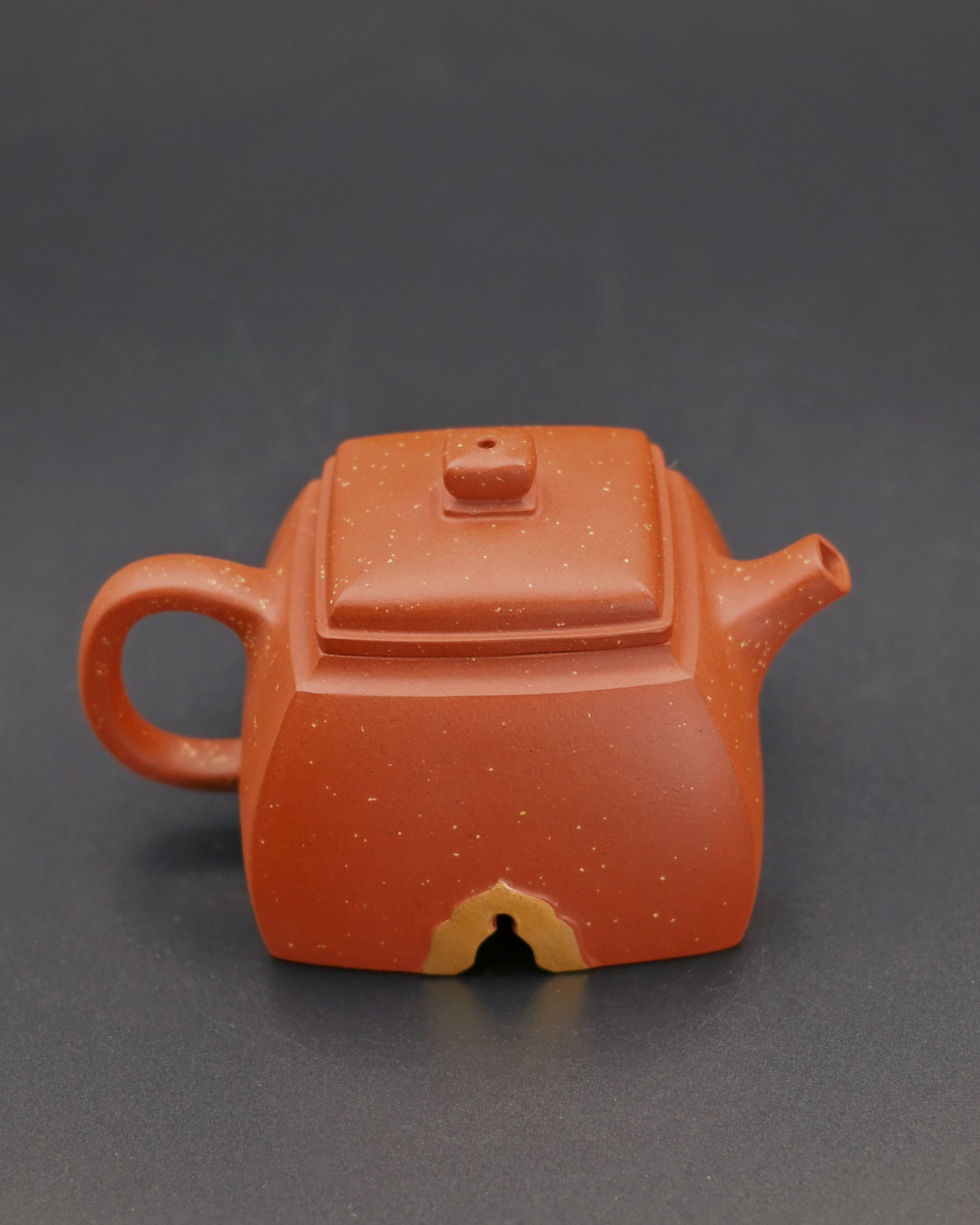 Artisan signed Yixing teapot made from Hong Pi Long clay