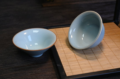 Northern Song ceramic art masterpiece embodying the refined aesthetics of Ru kiln tradition
