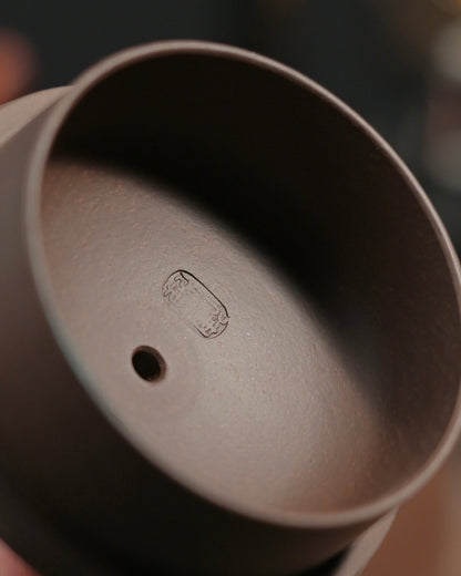 Timeless function meets modern taste: the iconic Xishi shape in pure zini clay bridges centuries of tea culture with its ergonomic design and precision pouring for contemporary tea lovers.