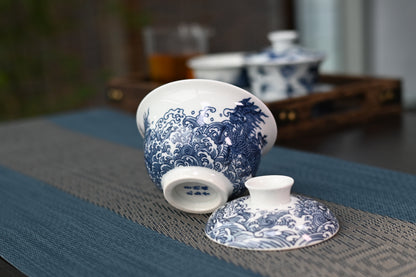 Bol à thé bleu et blanc de Jingdezhen à décor de Qilin