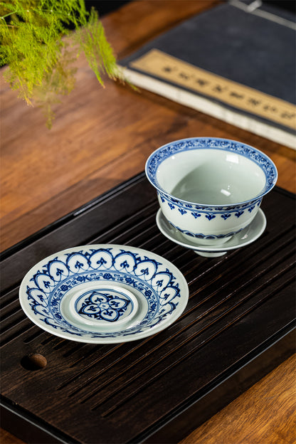 Handbemalte Jingdezhen-Keramik-Teeschale (Gaiwan) in Blau-Weiß