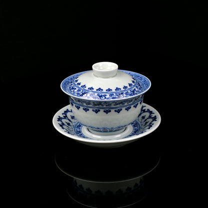 Handbemalte Jingdezhen-Keramik-Teeschale (Gaiwan) in Blau-Weiß