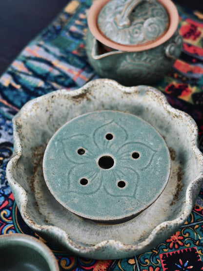 Modern travel tea kit: functional purple clay set with cloud motifs, oversized tray, and minimalist portable design.