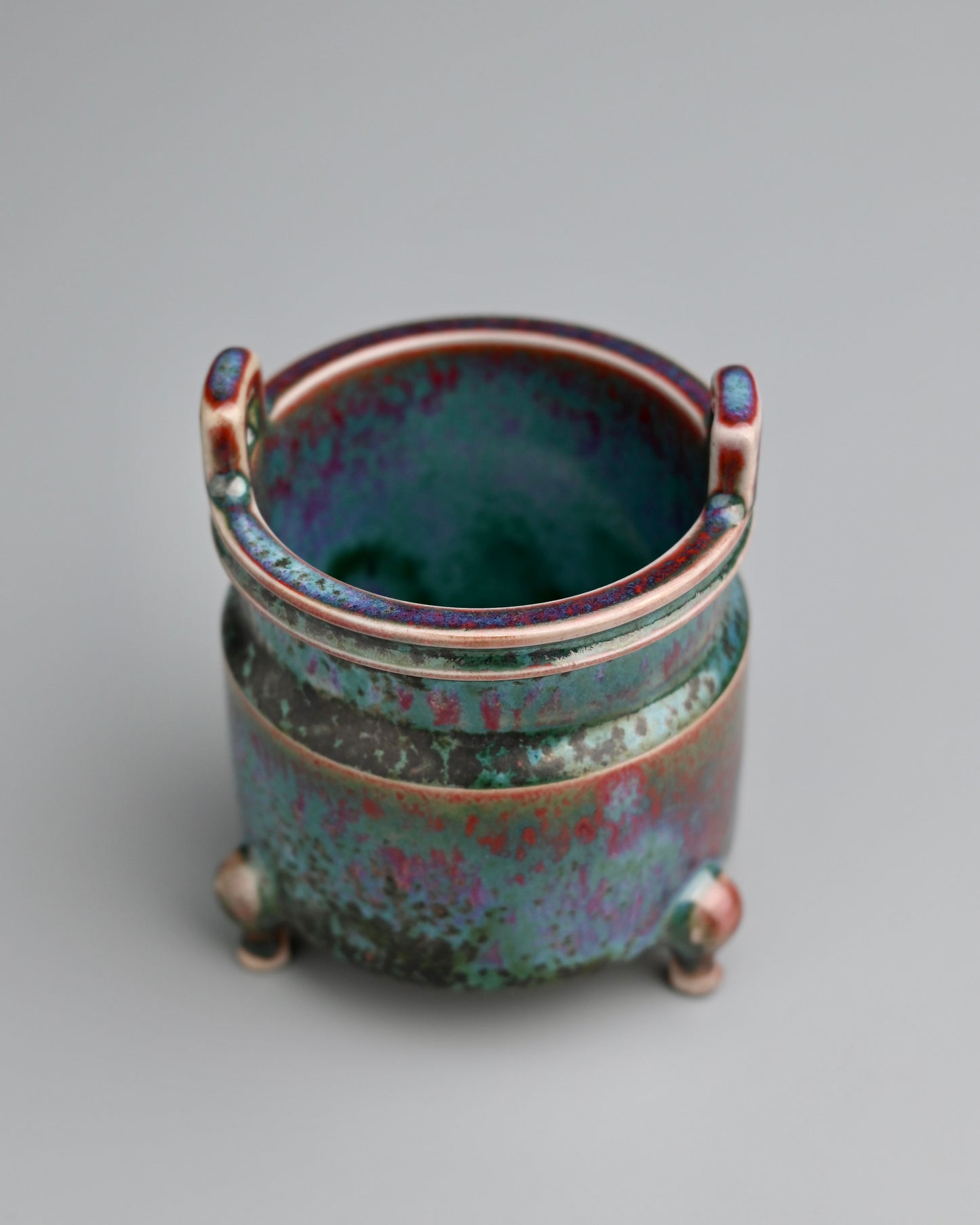 Earthenware vessel for burning incense