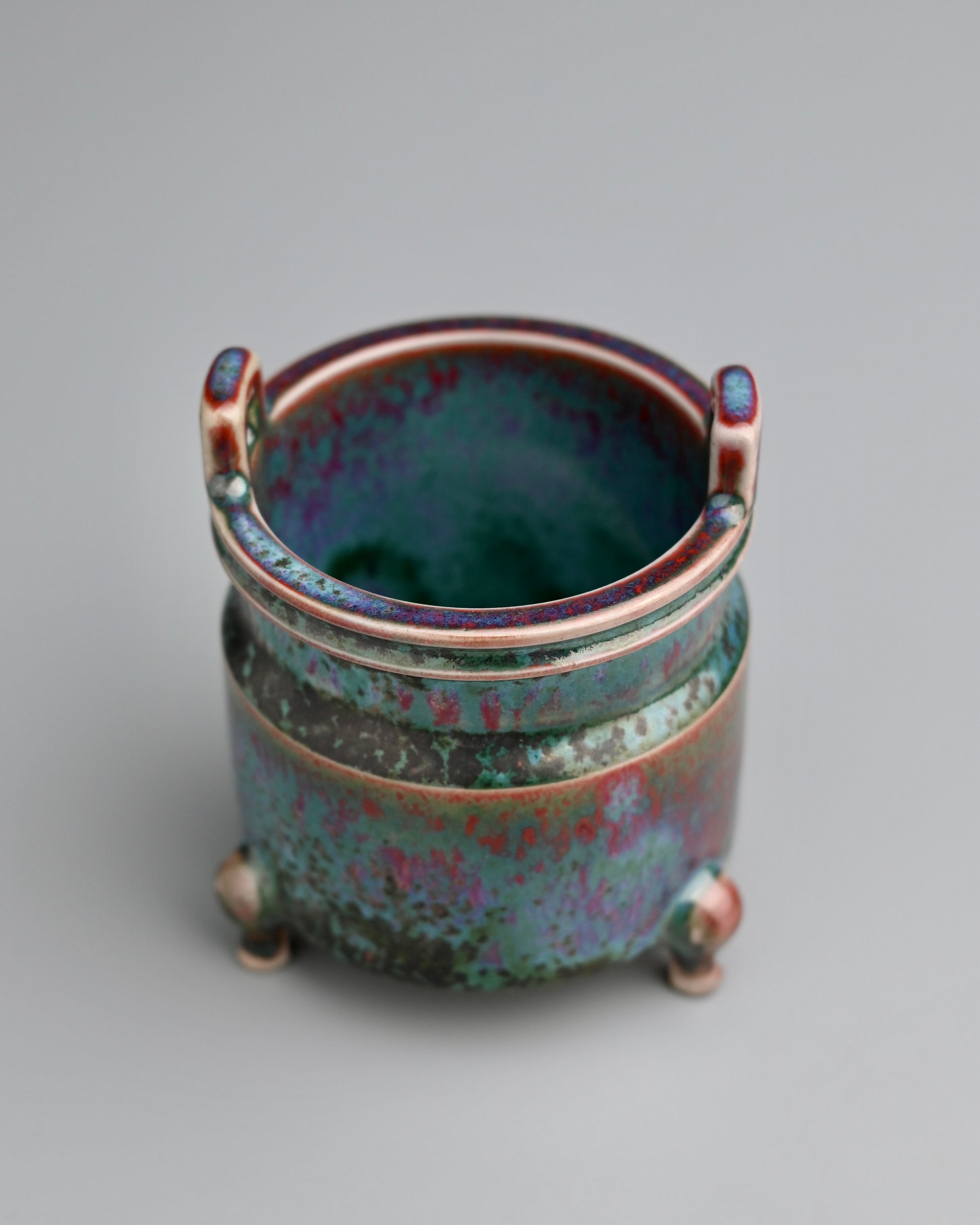 Earthenware vessel for burning incense