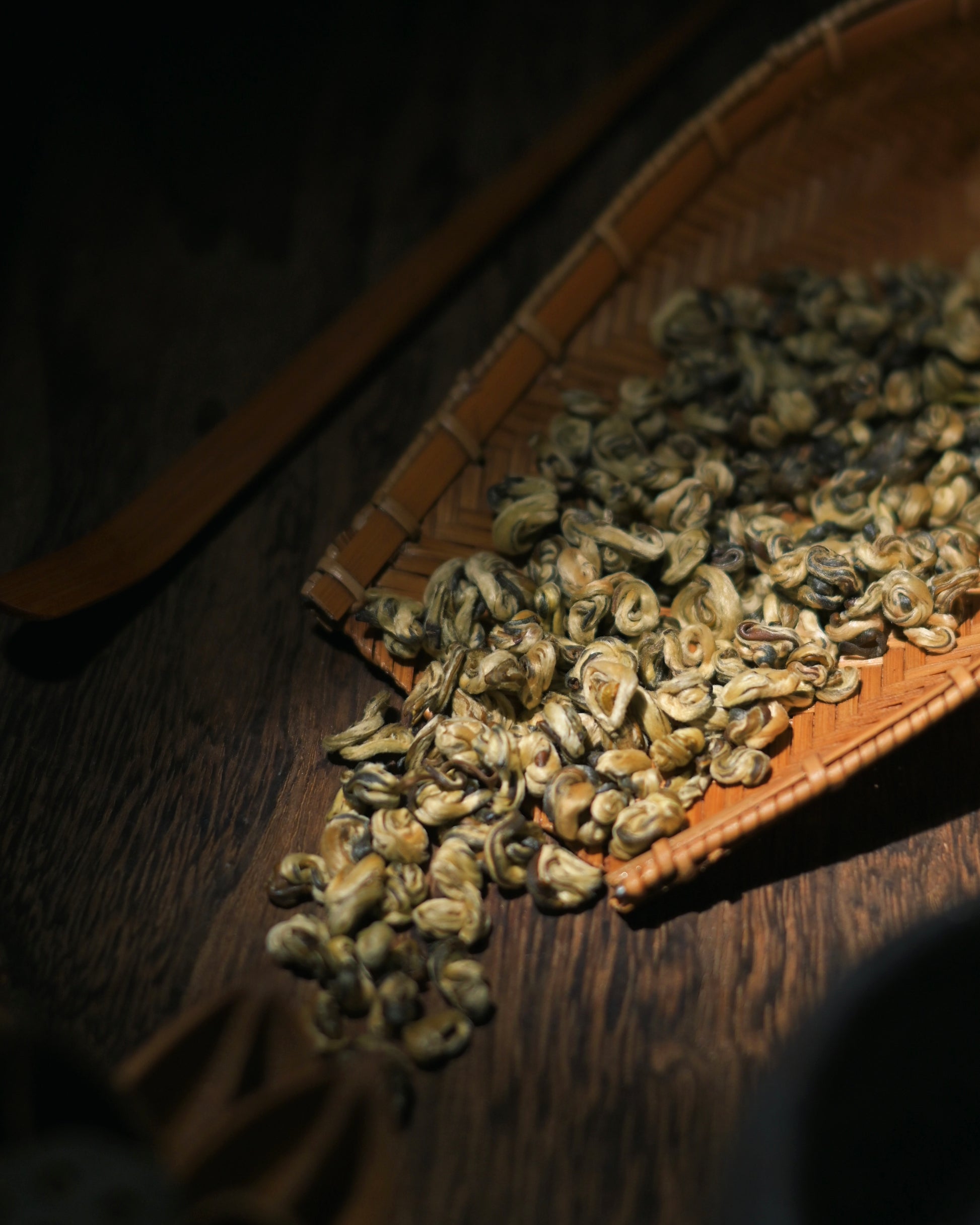 High aroma dry spiral-shaped jasmine tea made from Yunnan Silver Needle buds