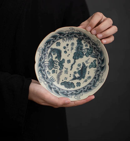Jingdezhen Handbemalter Fisch- und Algen-Teeteller / Topfuntersetzer mit Krakelee-Glasur