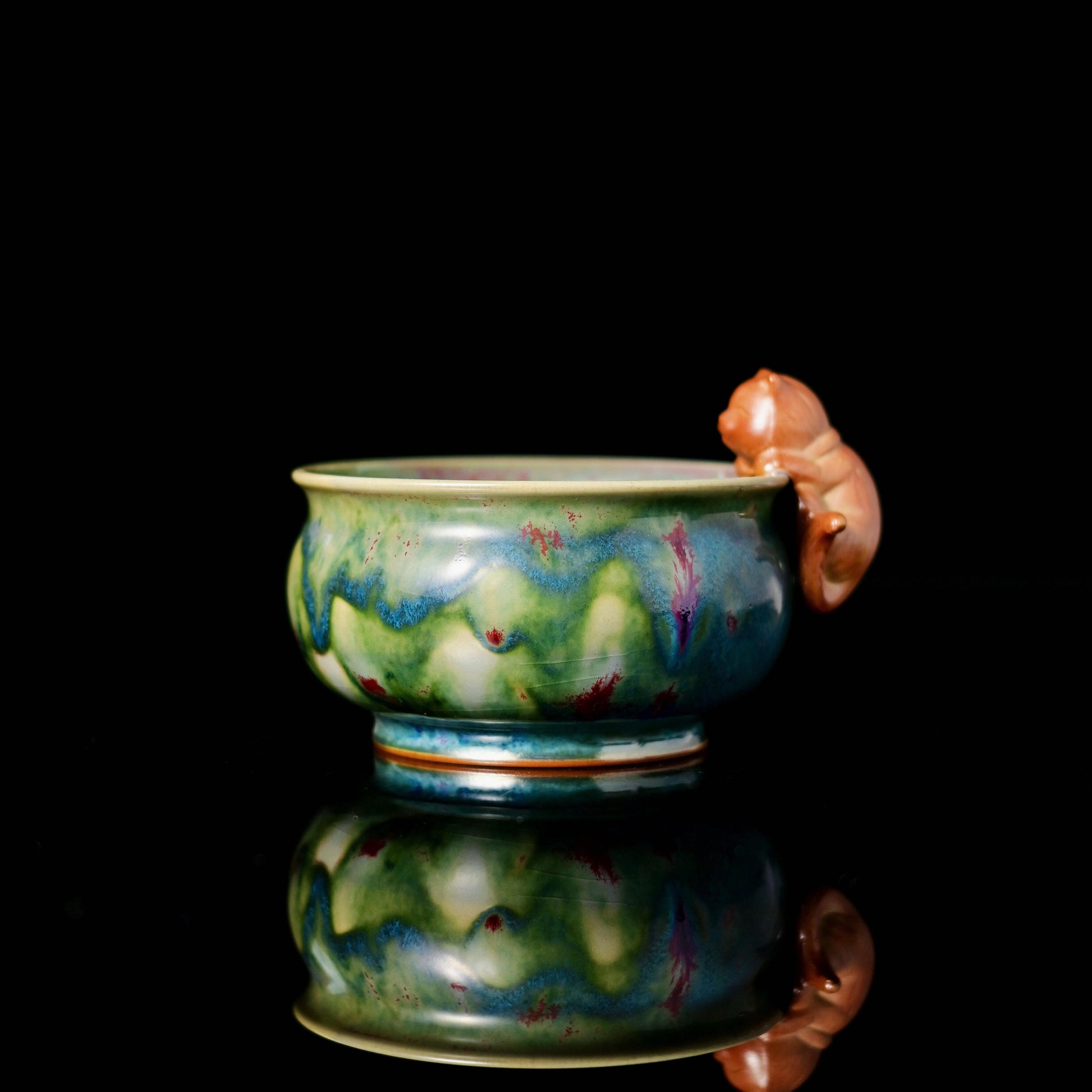 Chinese Jun ware art combining traditional techniques with contemporary aesthetic expression