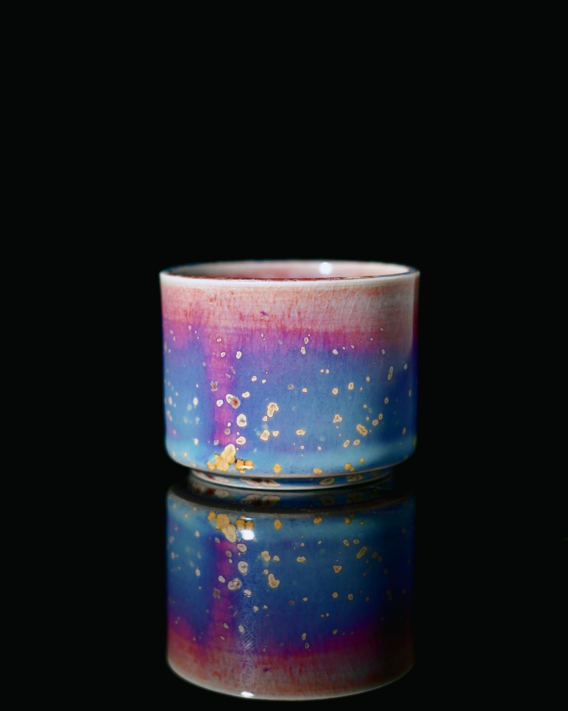 Fine crackle ceramic network developing across glaze surface through controlled cooling process