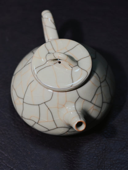 Chinese handcrafted ceramic teapot Ge kiln Saanwu