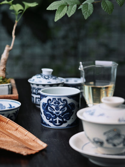 Jingdezhen blau-weiß „Taotie“ (饕餮) Totem Meister-Teetasse