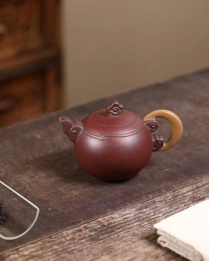 Artistic Yixing clay teapot for Chinese gongfu tea brewing