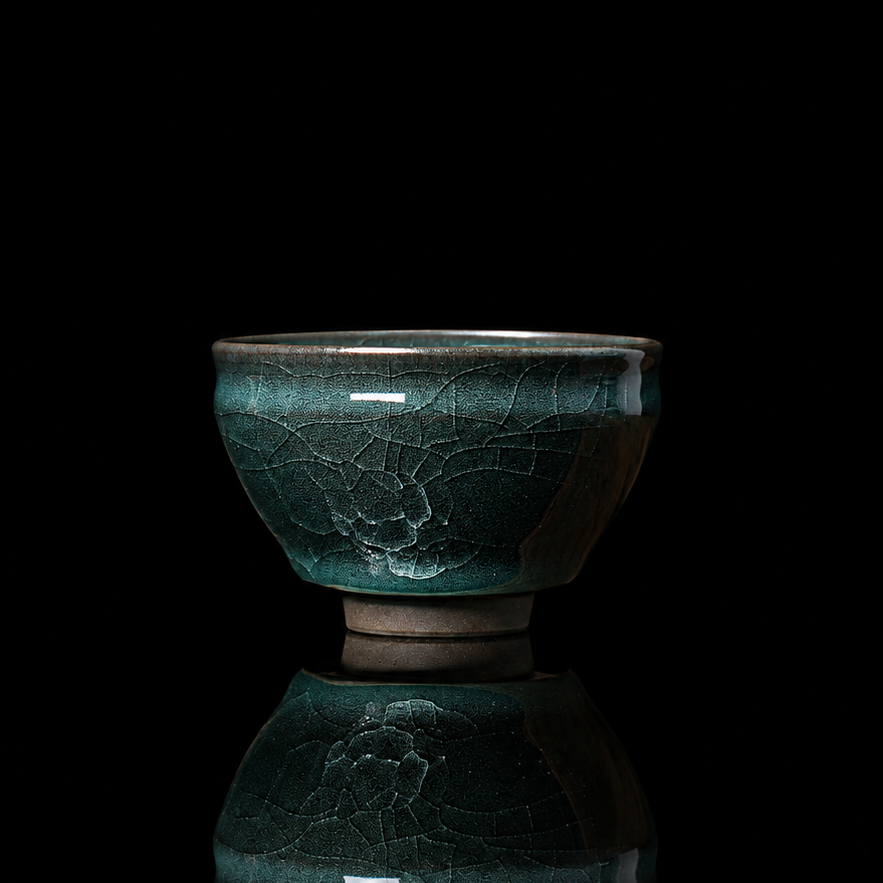 Longquan Celadon Ge Kiln ice flower crackle teacup 135ml showing 3D ice-flake crystal interior on rustic wood