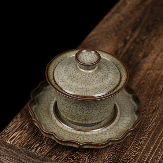 Classic Longquan celadon GE ceramic tea bowl trio, combining elegance, tradition, and high-quality craftsmanship.