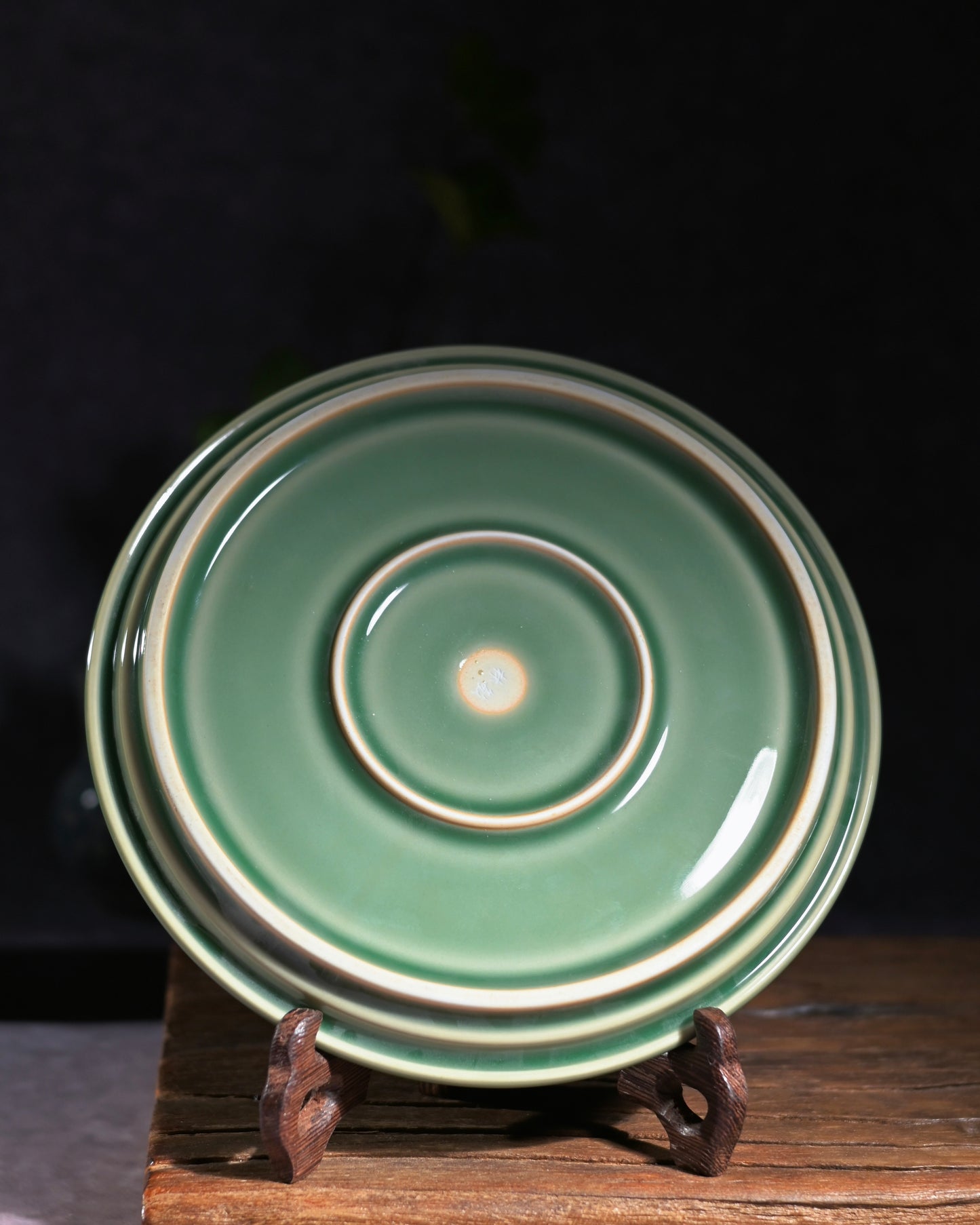 Longquan Kiln celadon dry brewing tea tray, 3D magnolia floral carved pot holder for home tea space decor