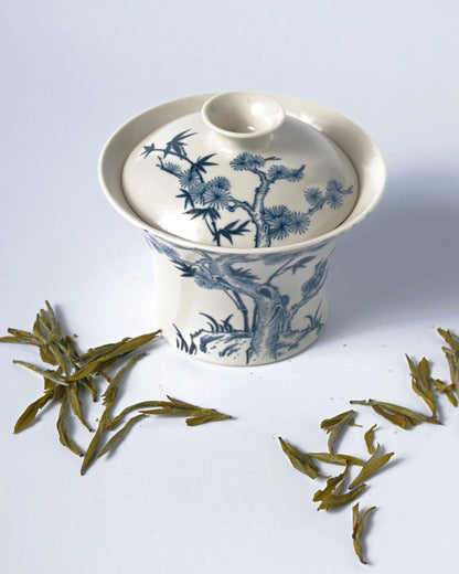 Fully hand-painted blue-and-white Gaiwan with vintage style