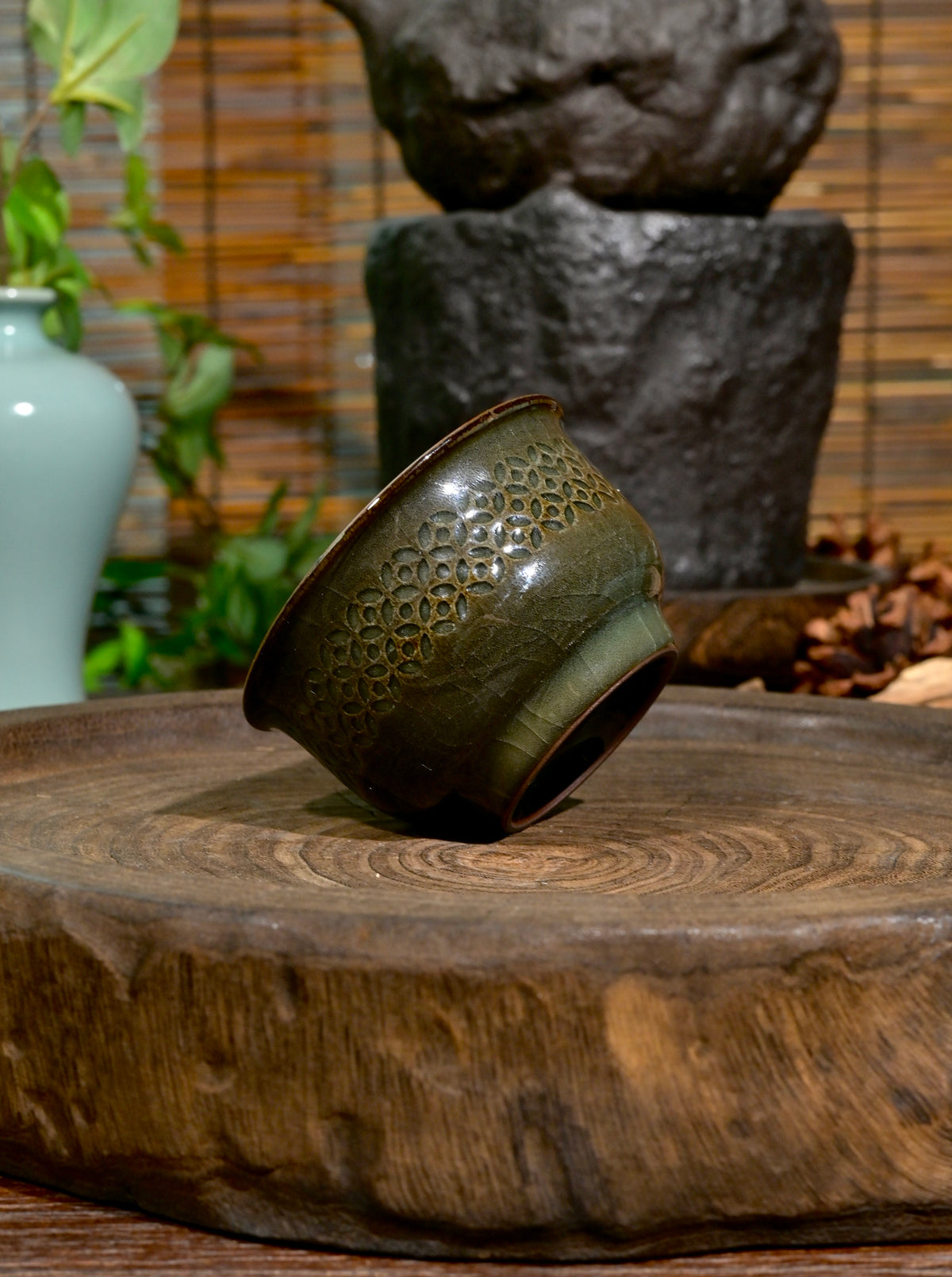 Longquan Celadon "Ge" Kiln Iron-Clay linglong porcelain Teacup 110ml