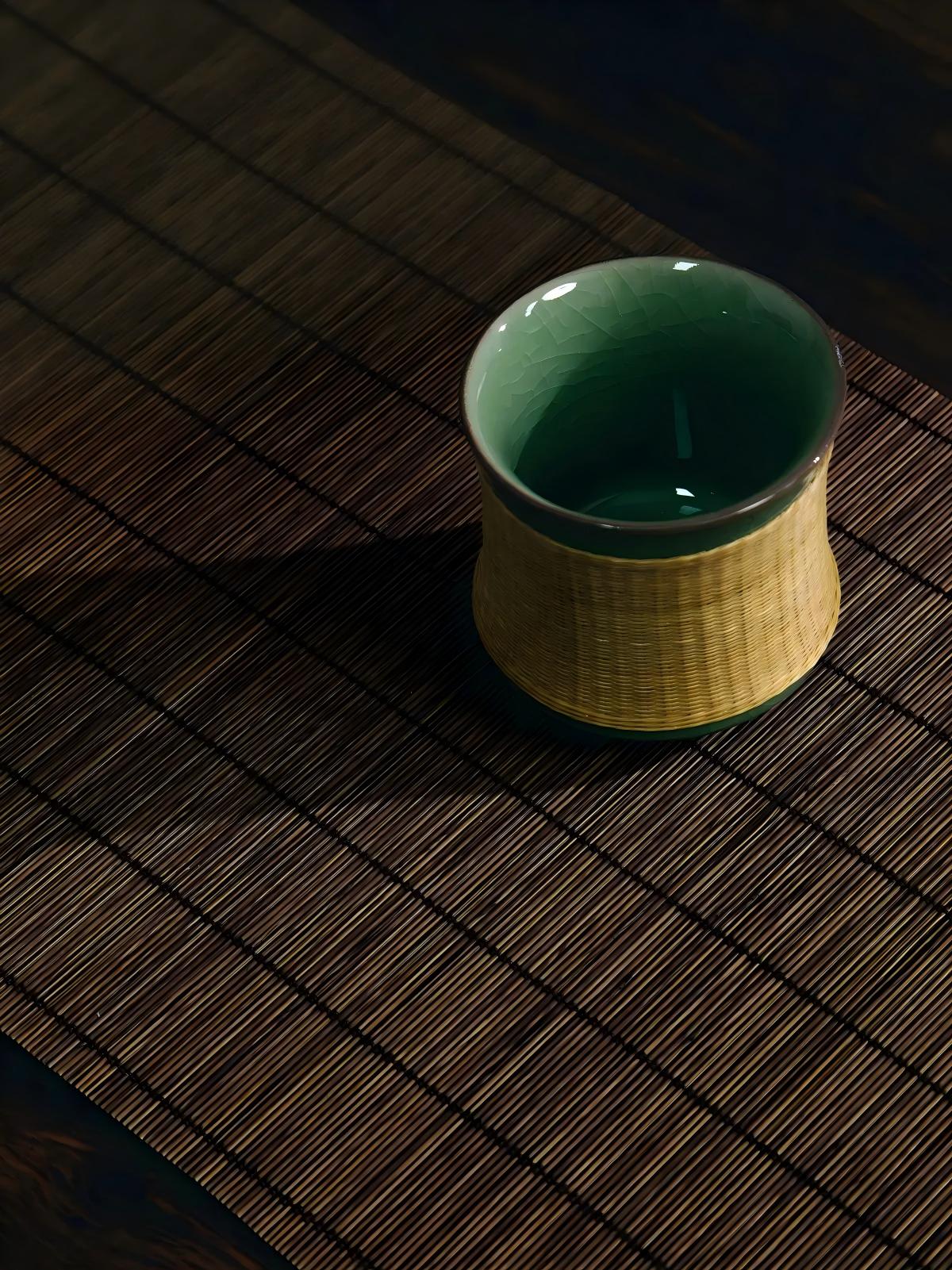 Ge‑Yao plum‑green ice‑crack crackle glaze, signature glaze characteristic of authentic Longquan celadon porcelain