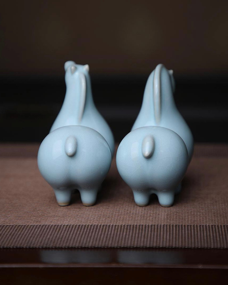 Saanwu Studion Ru Ware compact tea pet figure approximately palm-sized suitable for daily Gongfu tea sessions