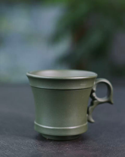 Color transformation process of green clay through extended use and careful maintenance