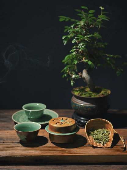 Brûle-parfum en céladon Longquan glaçure aspect jade