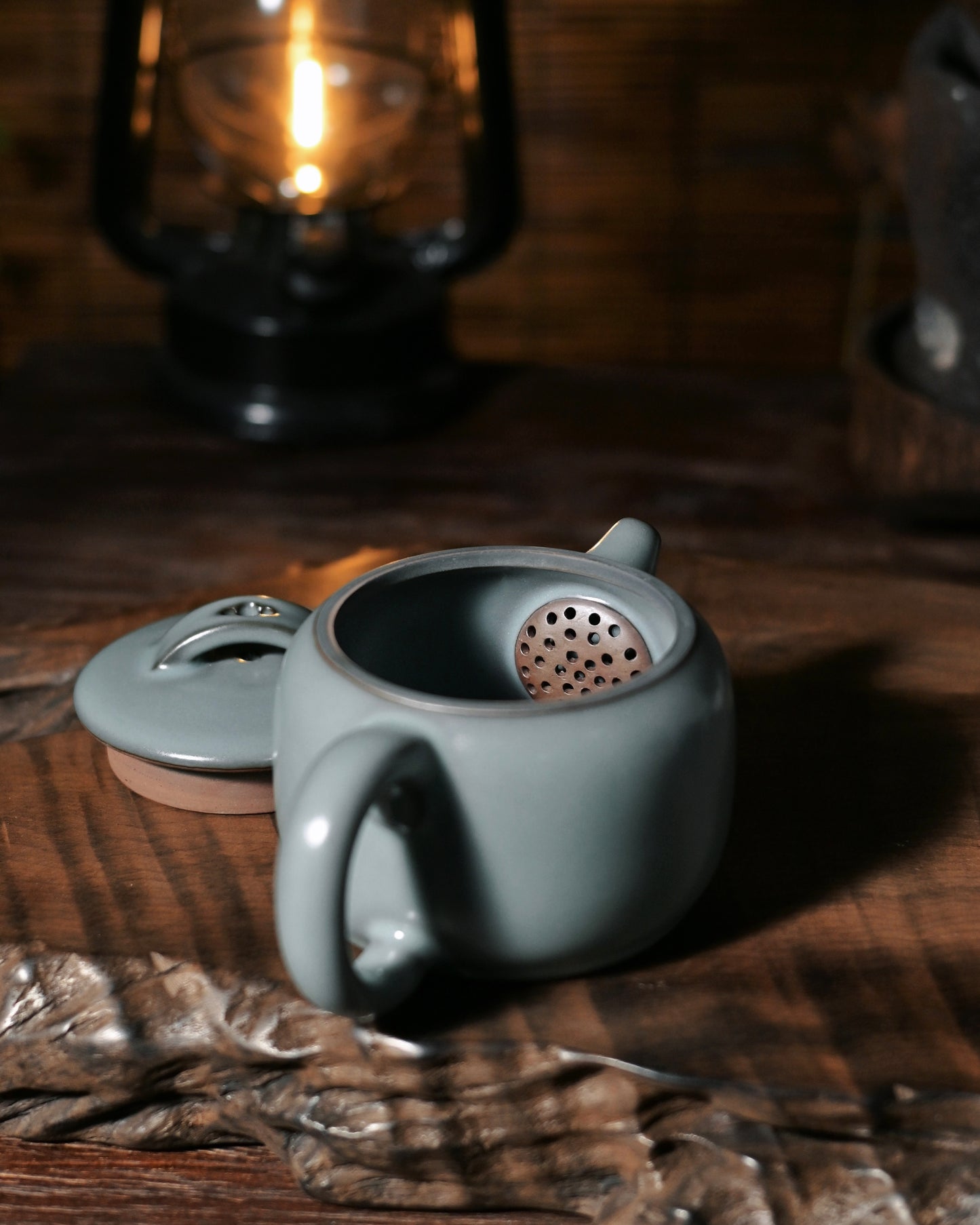 Han style Longquan celadon teapot with 280ml capacity for tea brewing