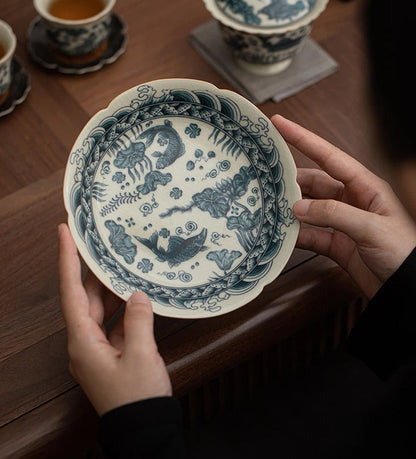 Jingdezhen Handbemalter Fisch- und Algen-Teeteller / Topfuntersetzer mit Krakelee-Glasur