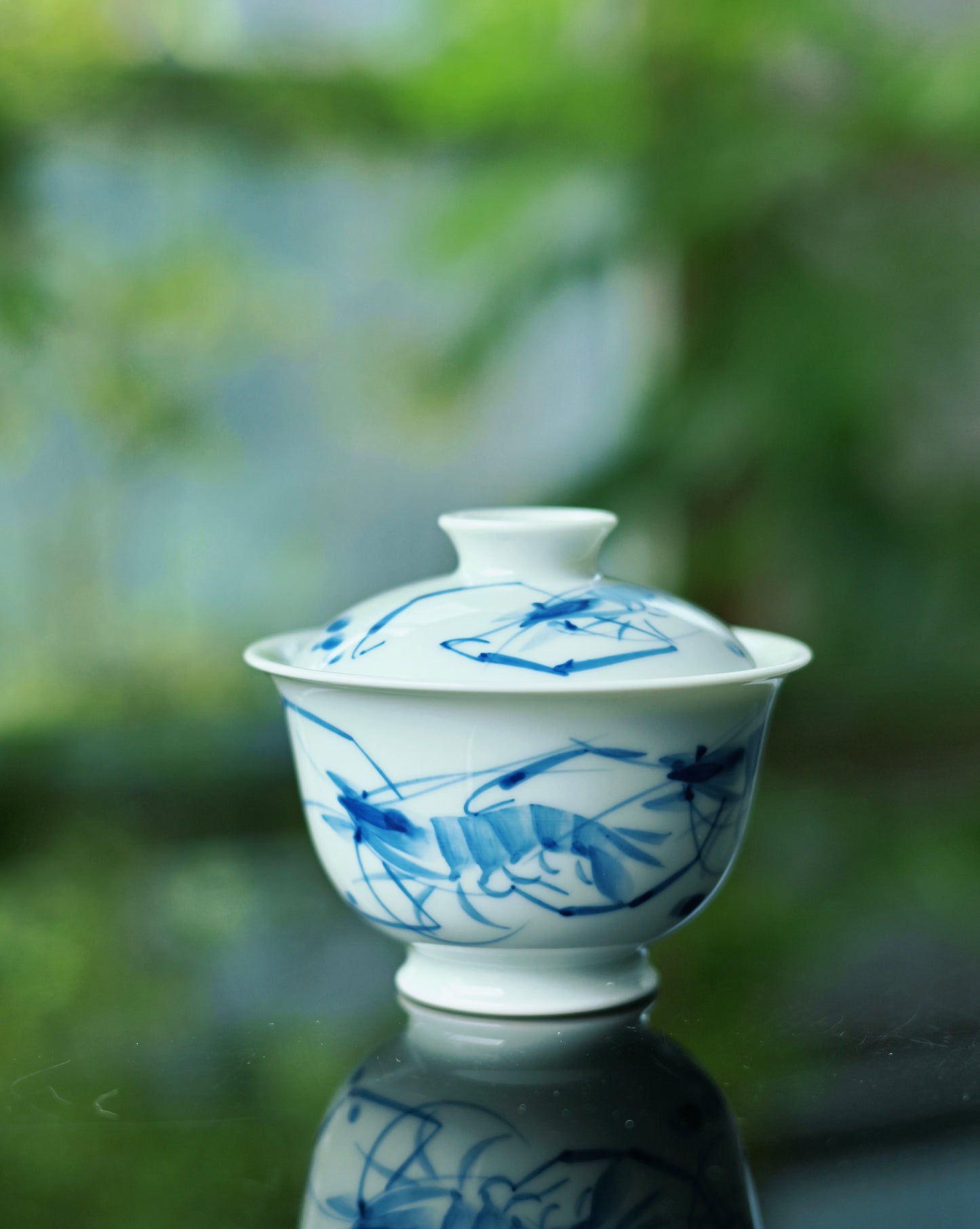 Jingdezhen Hand-Painted Shrimp Blue And White Porcelain Covered Bowl (Gaiwan) Set