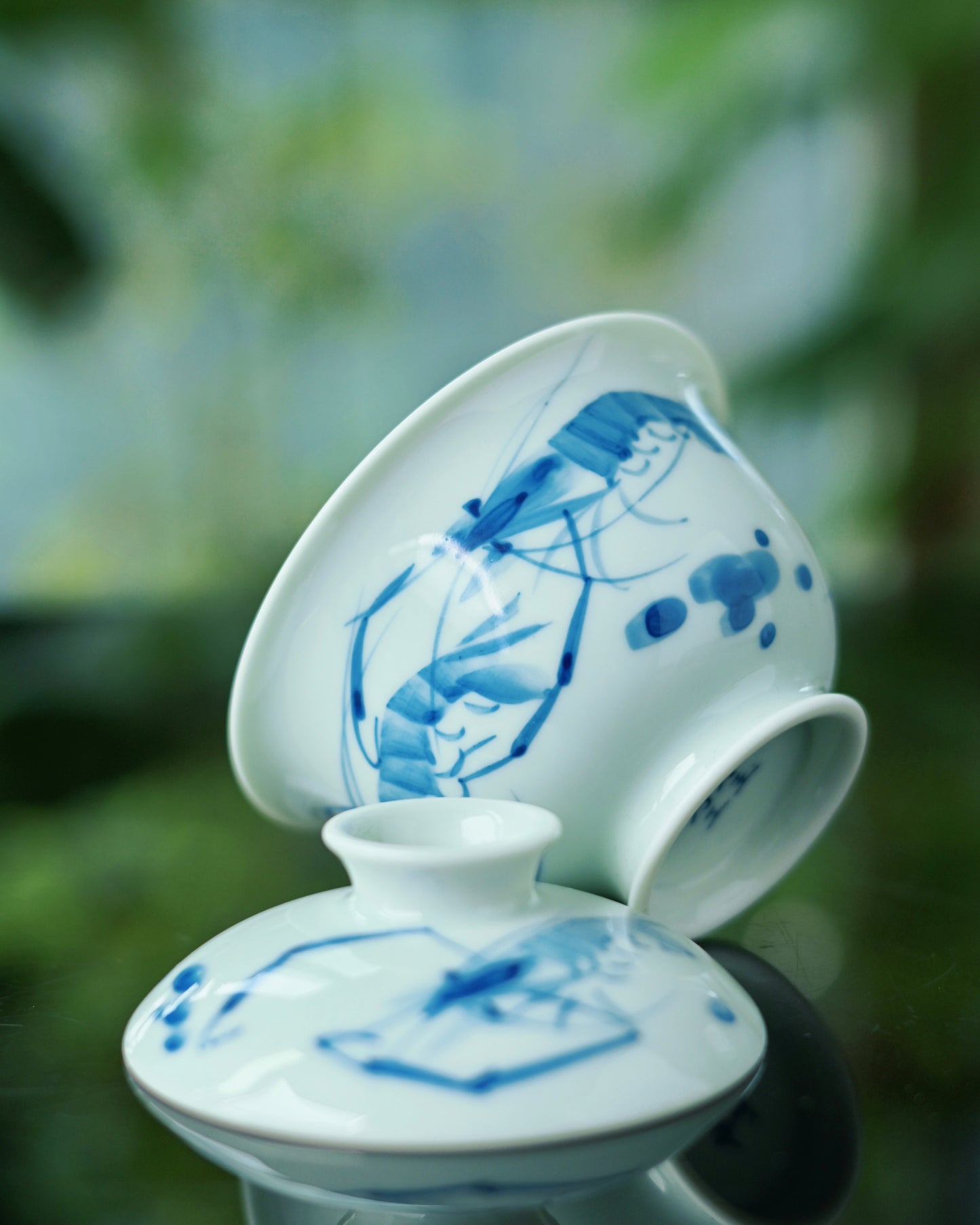 Jingdezhen Hand-Painted Shrimp Blue And White Porcelain Covered Bowl (Gaiwan) Set