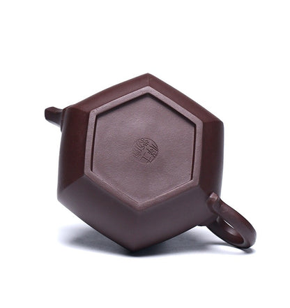 Zisha clay Gongfu teapot showcasing the unique mineral properties of Yixing's native clay