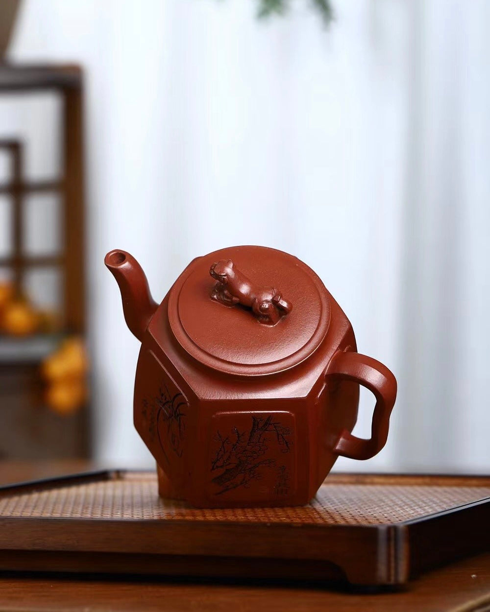 Hexagonal handmade Yixing purple clay teapot with Jaguar lid decoration