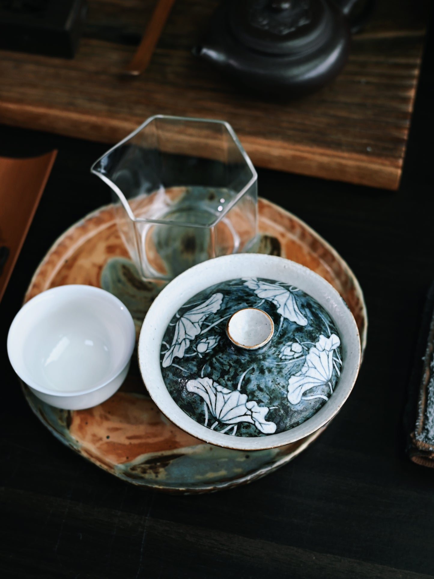 Hand-Painted Kohiki Lotus & Egret Gaiwan