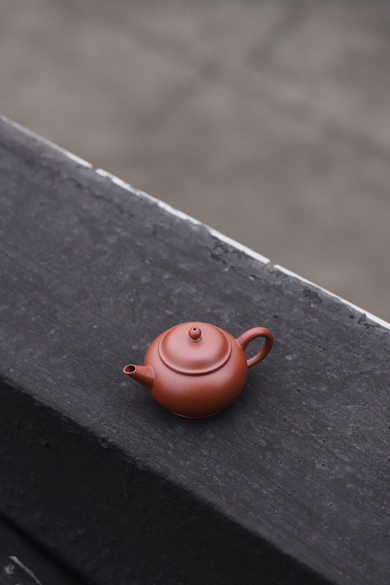 Yixing teapot from original mine Jiangpo clay, named after Shuanglong Jiangpo discovery site