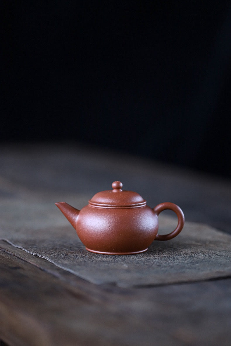 Yixing Jiangpo clay teapot producing oily body after firing, suitable for various puerh tea types
