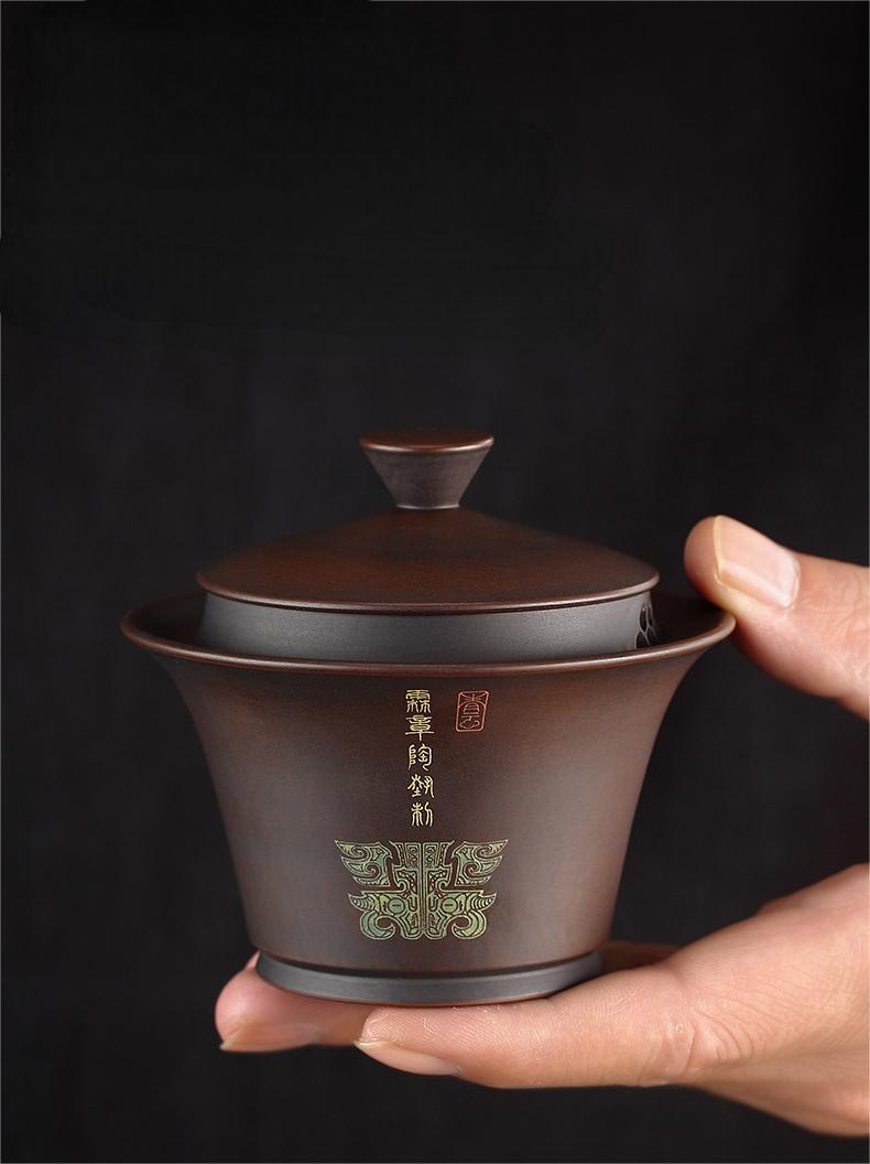 Jianshui clay covered bowl producing stone-like sound when tapped