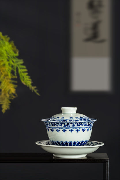 Handbemalte Jingdezhen-Keramik-Teeschale (Gaiwan) in Blau-Weiß