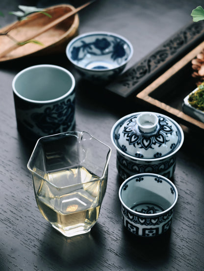 Jingdezhen Handgefertigtes blau-weißes Baoxiang Gaiwan-Set