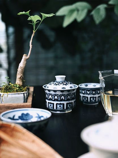 Jingdezhen Handgefertigtes blau-weißes Baoxiang Gaiwan-Set